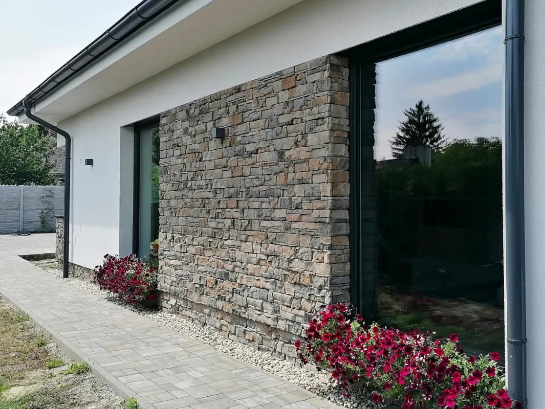 Stone Lodge grey