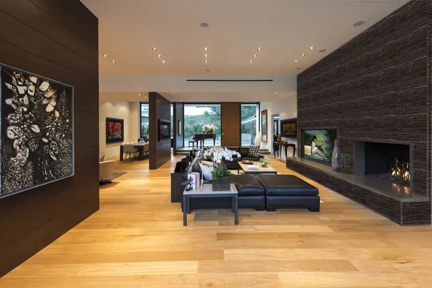 TRAVERTINE